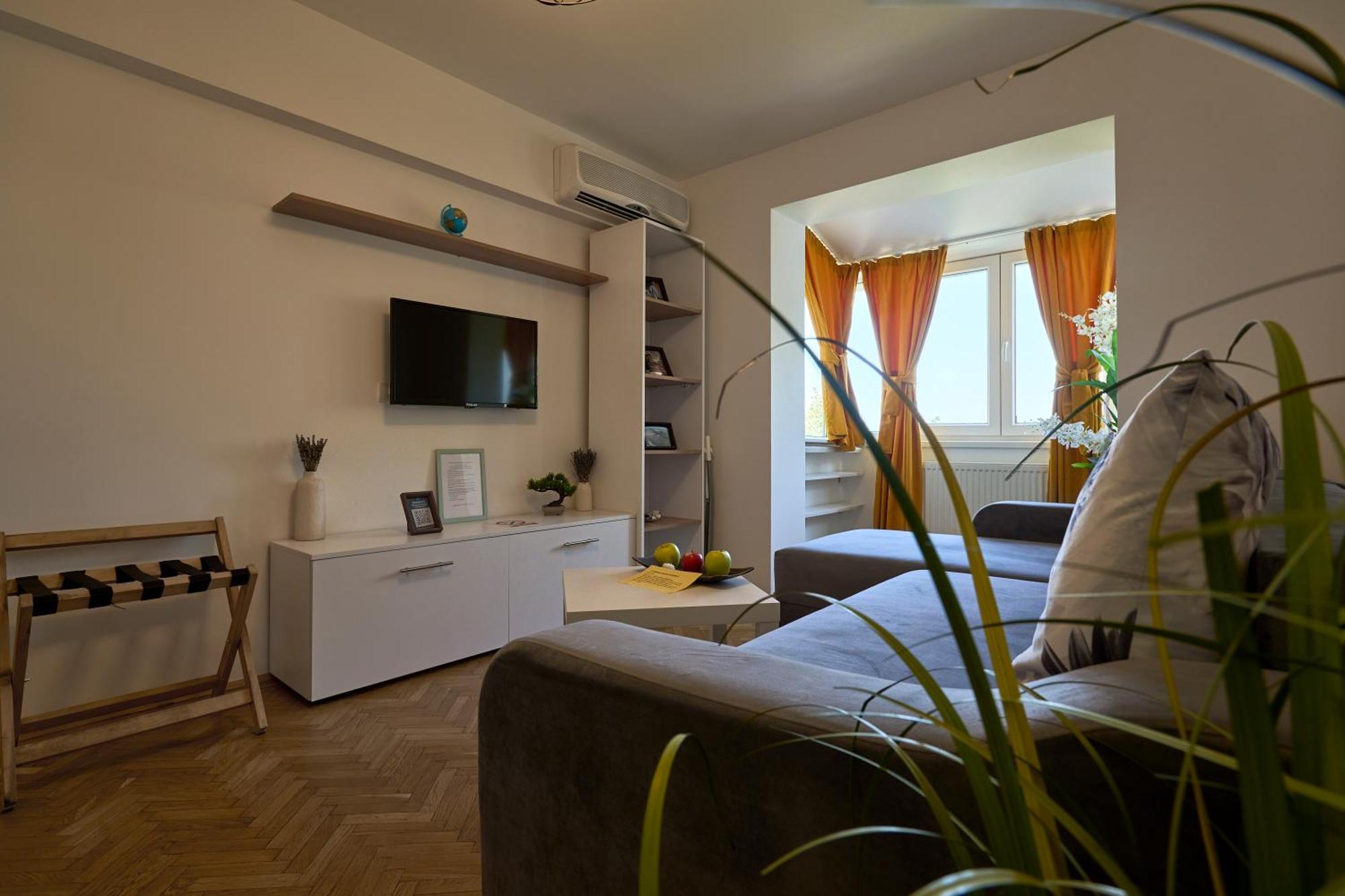11 Baneasa Airport Apartament Bucharest Exterior photo